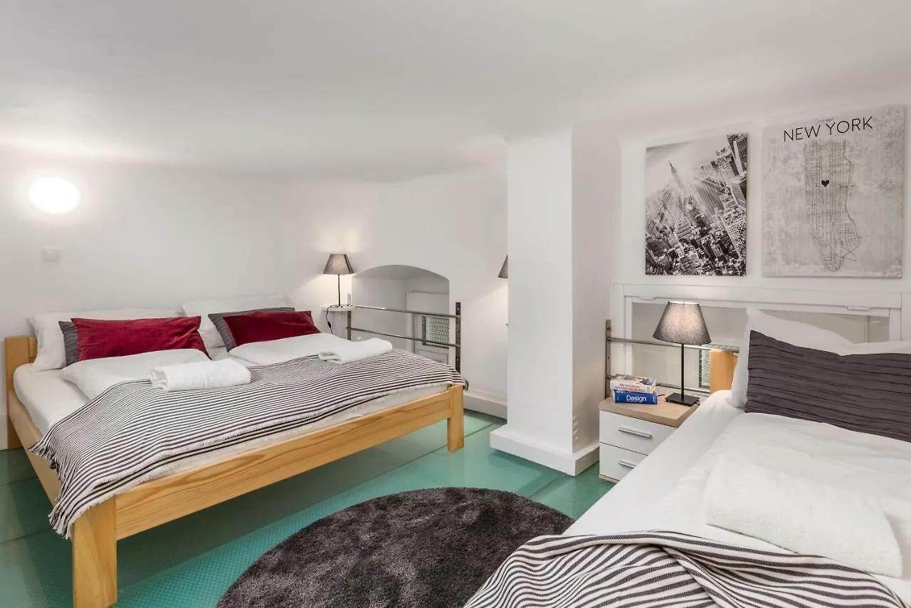 Molo Longo Apartments Rijeka 0*,