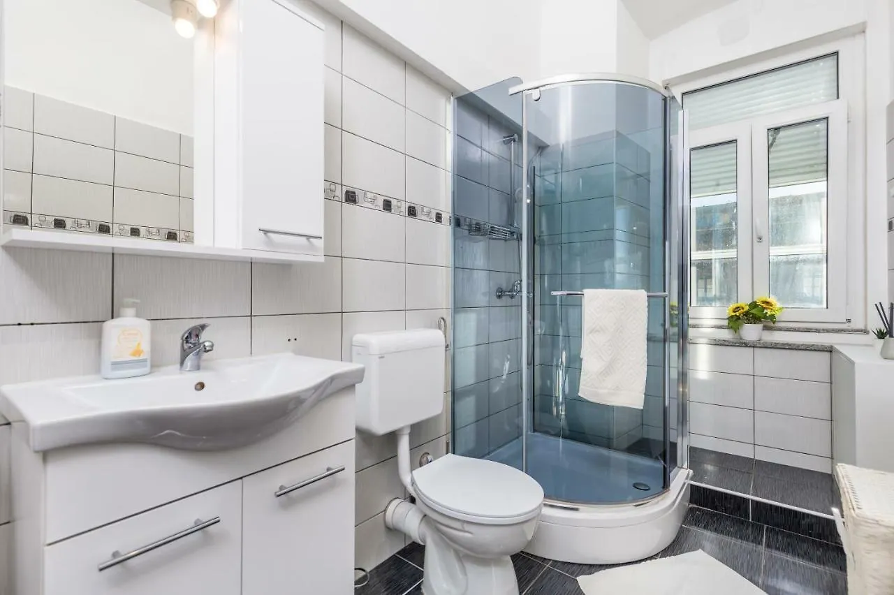 Molo Longo Apartments Rijeka